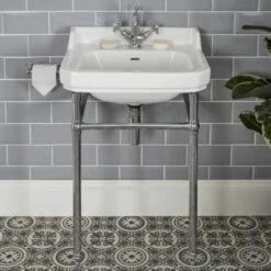 Hudson Reed Old London Lavabo A Consolle Per Bagni - Design Tradizionale Con Struttura Di Supporto In Ottone - Ceramica Bianca Glassata - 1 X Foro Per La Rubinetteria - 835 X 560 X 450mm